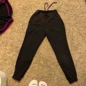 Lululemon black aligned sweatpants